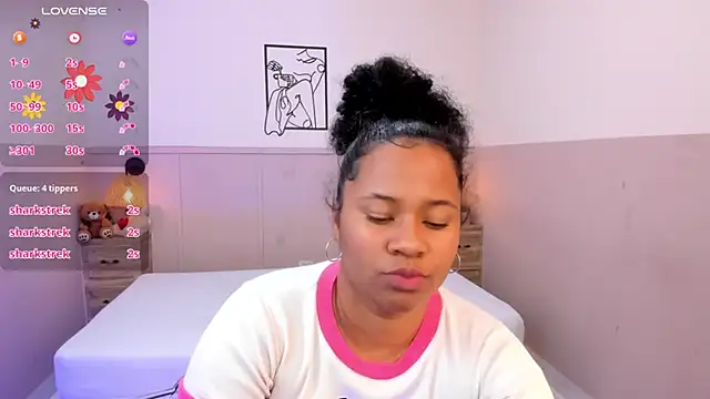 AuroraSky8's cam snapshot