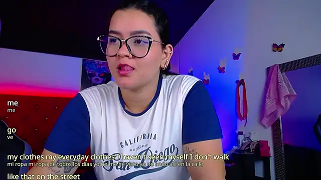 kriss_sweetboobs10's cam snapshot