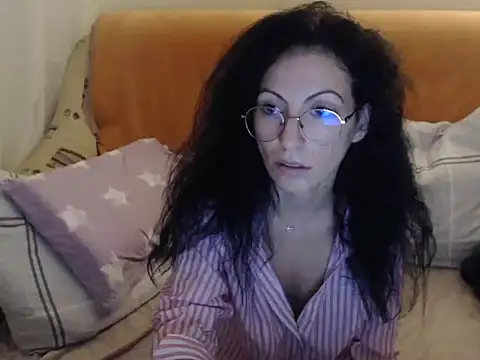 Emmatoo live sex cam