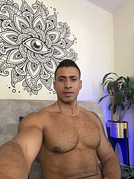 aaroncolombia live sex cam