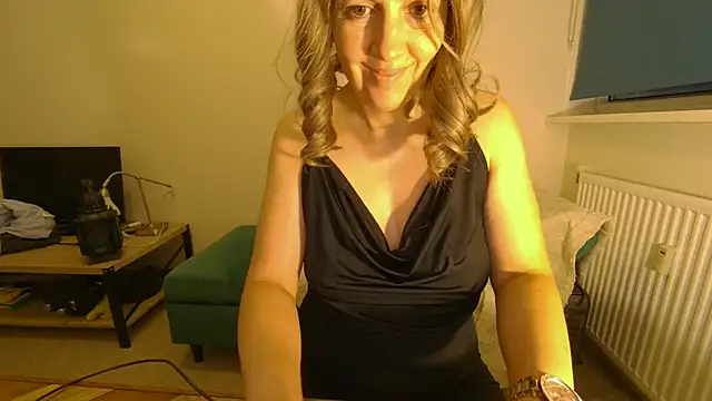 Ella_Next_Door's cam snapshot