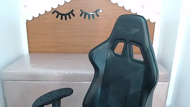 sarah_rouse_t_'s cam snapshot