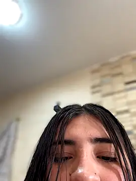 AhriCutte live sex cam