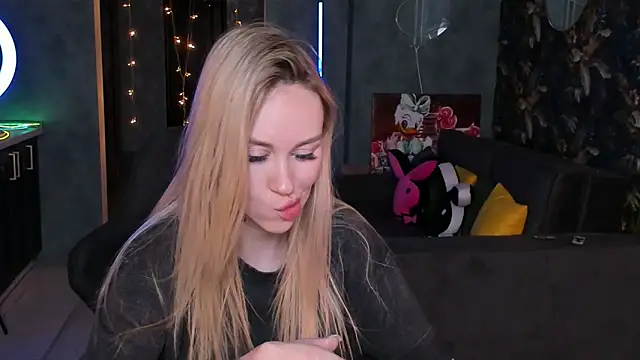 Blckmirrorr's cam snapshot