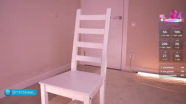 Miablueye live sex cam