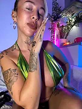 CheekyChels's cam snapshot