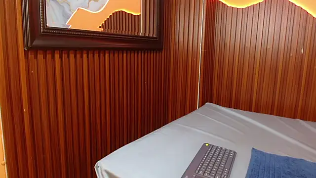 meliangels303av's cam snapshot