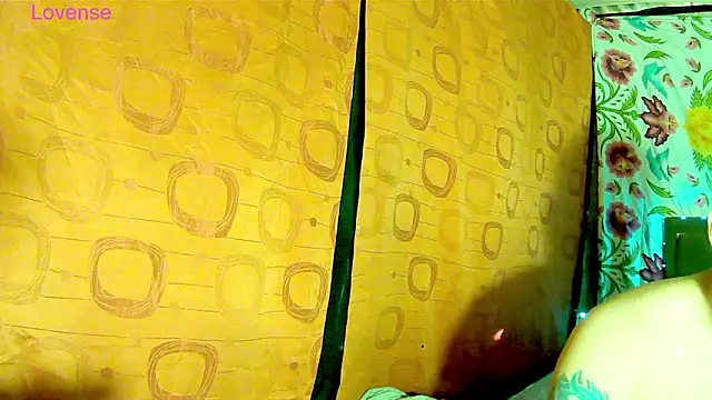 Bonnie_and_wizkhal's cam snapshot