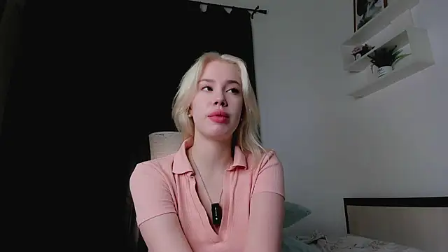 GoldieGleam's cam snapshot