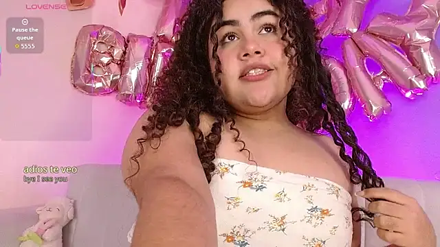 lourdes_moon22's cam snapshot