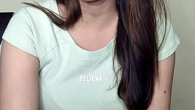 Naina_For_You's cam snapshot