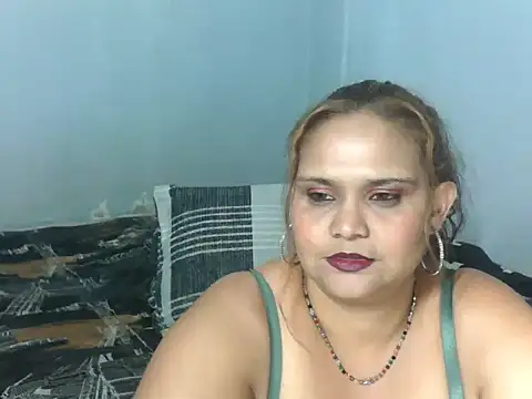 clover_spice21's cam snapshot