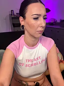 Trixie-Tainted's cam snapshot