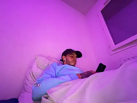 Rebeu313's cam snapshot