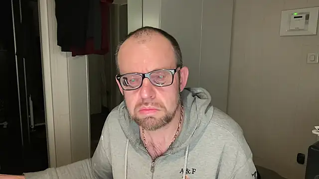 FABIOGLASSES's cam snapshot