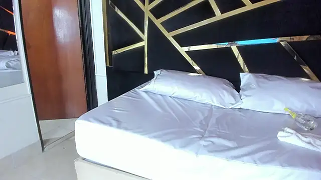 ZoeClarkk_'s cam snapshot