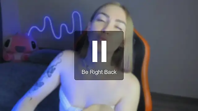 LaraKrein_lk's cam snapshot