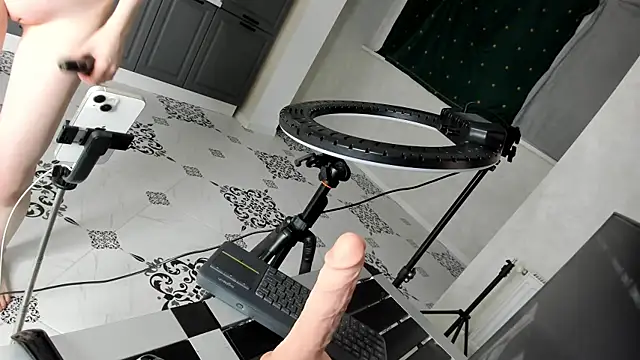 LinaF1owers's web cam