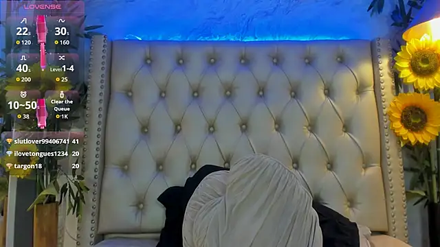 NyssaWood live sex cam