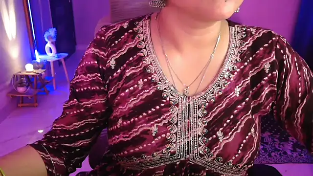 Mitikaa live sex cam