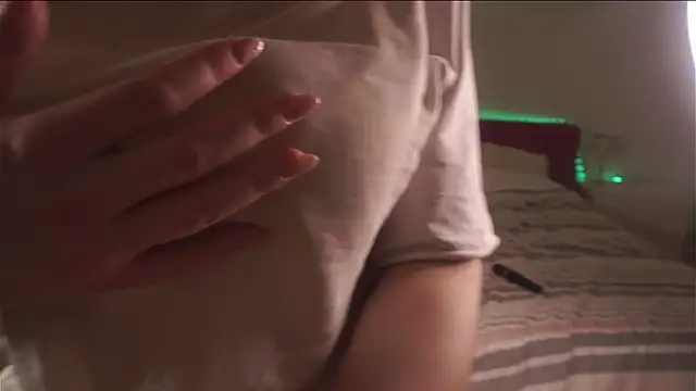 LeonaBelhumeur's cam snapshot