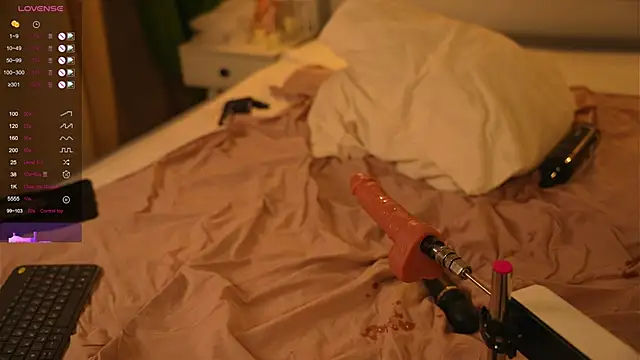 Devilsss_toy live sex cam