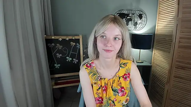 Madelaineses's cam snapshot