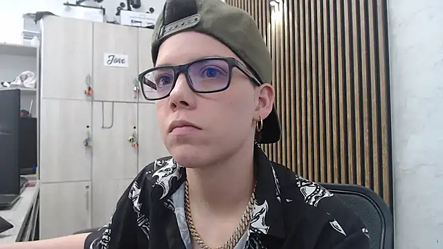 SpencerMontgomery live sex cam