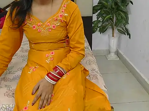 Lovelyy-couple live sex cam