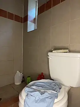 TRILLAHUNG live sex cam