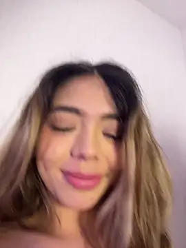 HoneyMollyX live sex cam