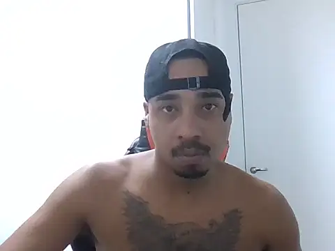 JUNINHOLEKEJR's cam snapshot