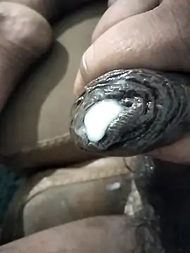 Curvy_Pounder live sex cam