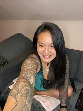 lo_tussbud's cam snapshot