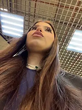 Kissy_Moon live sex cam