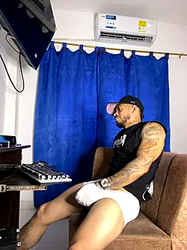 Kylian_Alessandro's cam snapshot