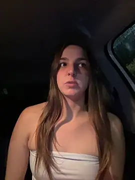 DoriDeluxe66 live sex cam