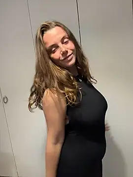 TenderLaGlamor's cam snapshot