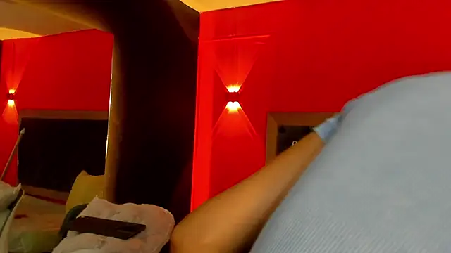 YayaHilton's cam snapshot