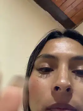 Cami_Leon2's cam snapshot