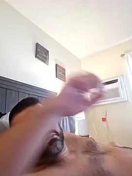 Roddog18 live sex cam