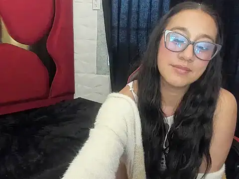 Ivonne_Skariel_Rs's cam snapshot