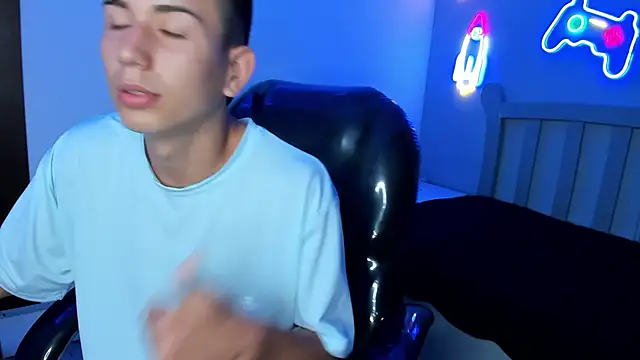 JackSwan18's cam snapshot