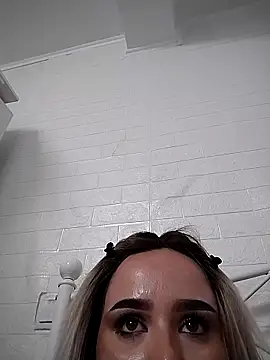 AdelinaJude live sex cam