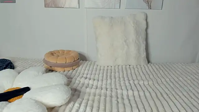 ShineRox's cam snapshot