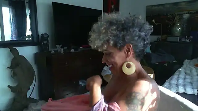 CeceilaMoon live sex cam