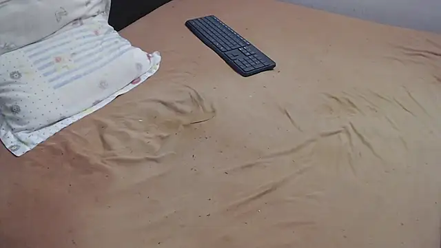 PreciousJohn87's cam snapshot