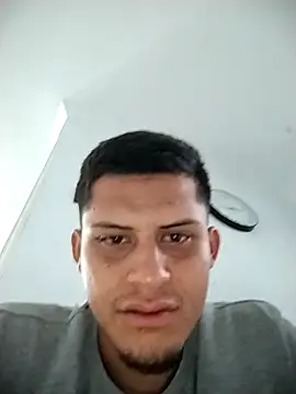 jov_and_thomas's cam snapshot