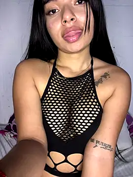 Molyjoliepetitte_245's cam snapshot