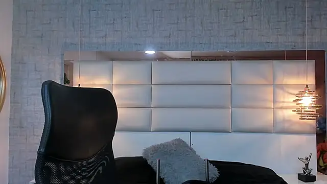 Nohemi_louse's cam snapshot